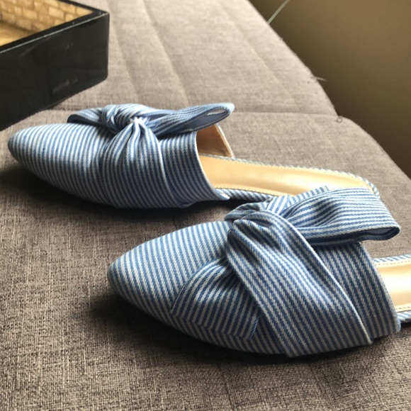 Cute fun summer slides. Size 10. - Picture 2 of 5